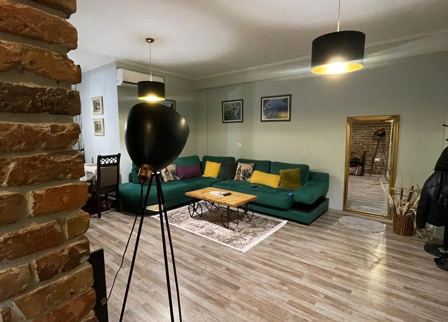 Bricks Apartment Near Pazari I Ri Tirana